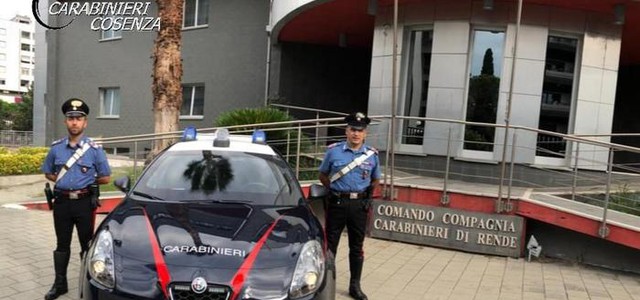 Intimidazioni ad un ristorante, incendiato ingresso