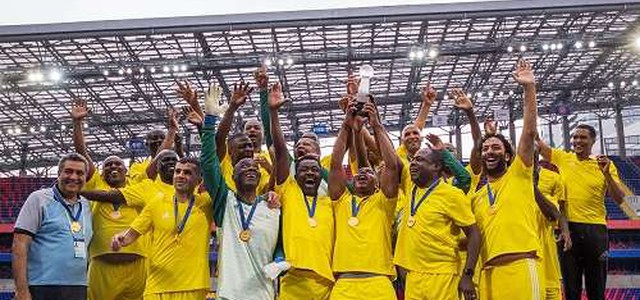 Il cielo di Mosca si tinge di giallorosso: Kamara trascina la CAF al Fifa Legends