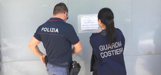 Sequestrato autolavaggio non autorizzato