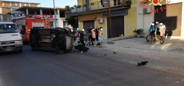 Incidente sulla SS 106 nel Catanzarese, due feriti (FOTO)