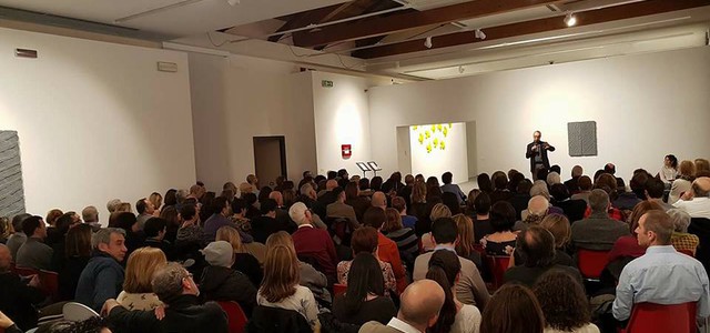 Tutto esaurito in sala per il recital “All'improvviso Commedia”