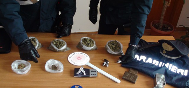 Sorpreso con 700 grammi di droga, arrestato dai Carabinieri (VIDEO)