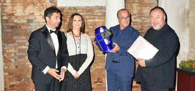 Consegnato all’artista cinese Ai Weiwei  il Premio Fondazione Mimmo Rotella 