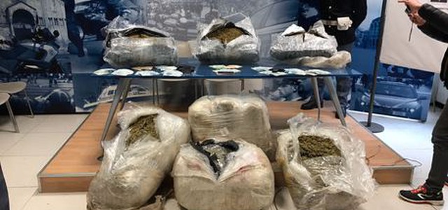 Sequestro droga da record: 1.800 kg di marijuana dalla Calabria in un tir