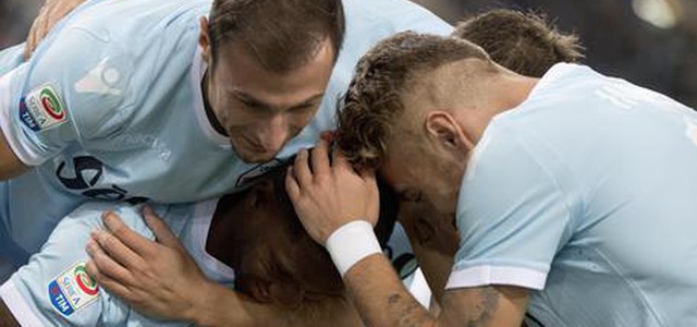 Serie A: Lazio Cagliari 3-0, aggancio alla Juventus