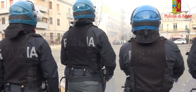 Tentò di scavalcare rete campo da calcio, arriva il Daspo