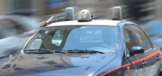 Inseguimento sulla SS 107 e arresto di quattro persone