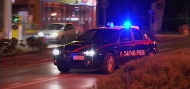Colpi di kalashnikov contro i mezzi di un'impresa della telecomunicazione