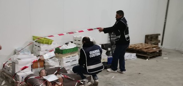 Per le feste sanzioni e sequestri per due tonnellate di prodotti ittici.