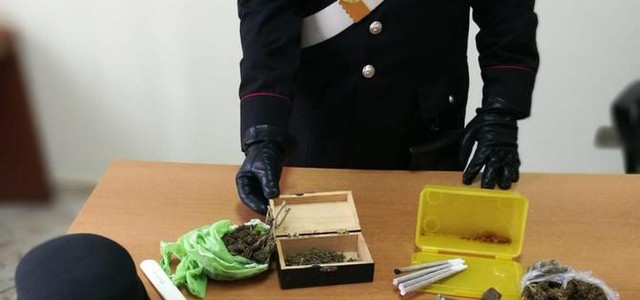Spacciava nella zona rossa, arrestata una 49enne