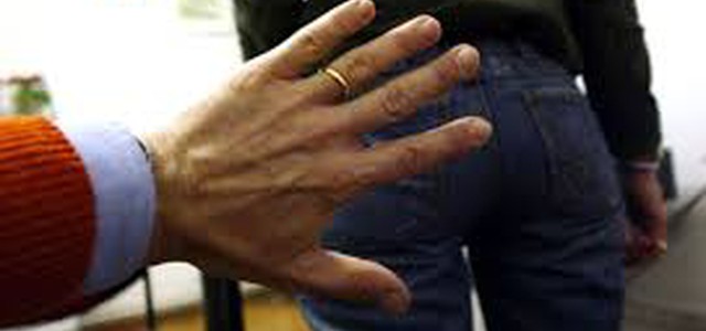 Sei  alunne costrette ad atti sessuali a Catanzaro Lido, indagato professore