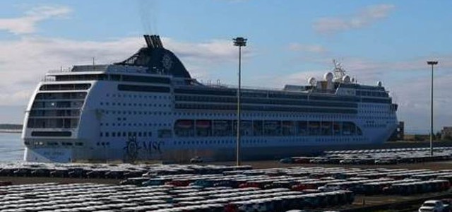 Coronavirus, motonave Msc Opera sosterà in porto Gioia Tauro