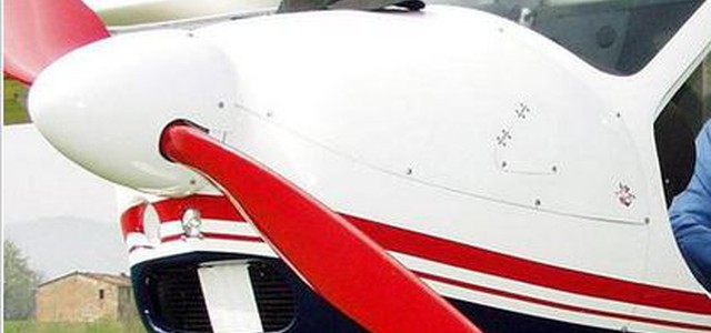 Precipita ultraleggero, salvi 2 occupanti