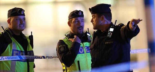 Paura esplosivo in borsa, scalo evacuato poi riaperto in Svezia