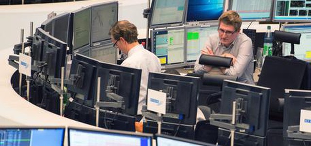 Borsa: Milano giù, stallo governo e prese beneficio