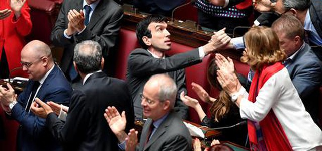 Governo: alla Camera dibattito sulla fiducia a Conte