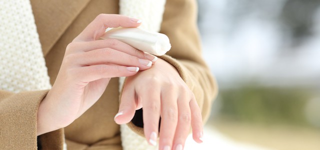 Cura delle mani in inverno: consigli utili
