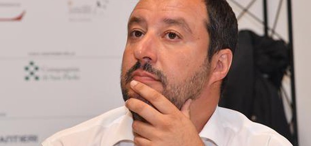 Salvini boccia il premier tecnico e rilancia: 'Governo con M5S fino a dicembre'