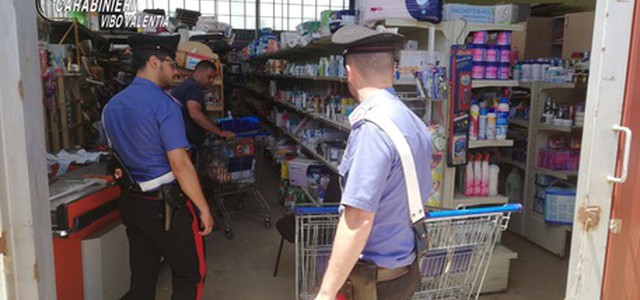 Sequestrato supermercato abusivo