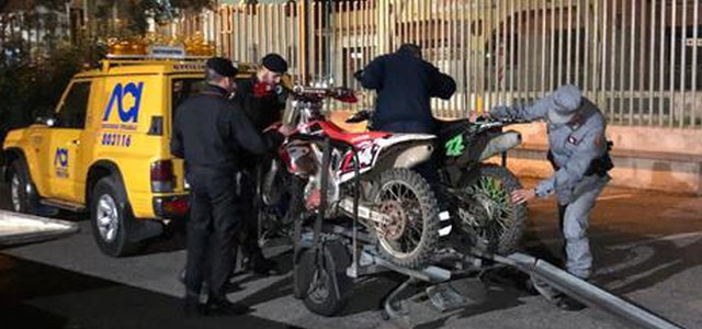 In Parco Sila con motocicli, sequestrati