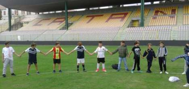 "Il Catanzaro sale in cattedra", i bambini entrano in campo