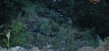 Esce fuori strada e finisce in scarpata per 60 metri, un ferito nel Catanzarese