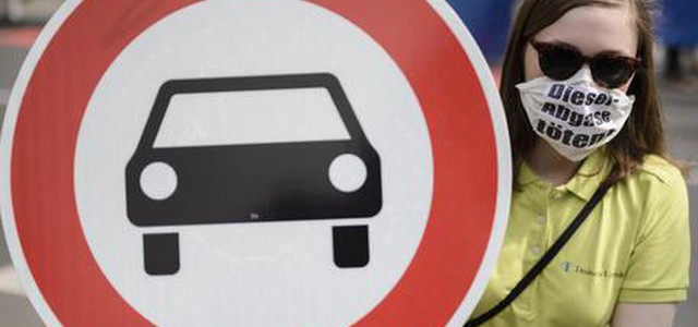 Raggi, stop diesel nel centro di Roma dal 2024