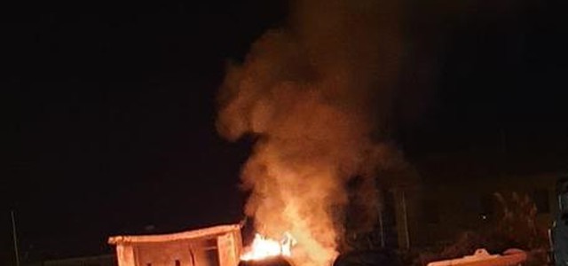Due automobili distrutte ieri sera a Cassano allo Ionio da un incendio