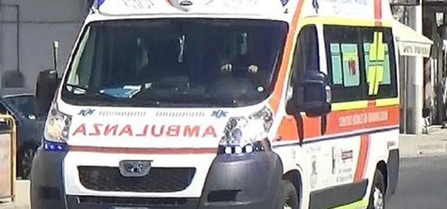 Travolto in pieno da ubriaco alla guida, ventenne in fin di vita