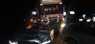 Incidente sulla SS 106, coinvolte quattro auto ed un tir: diversi i feriti (FOTO)