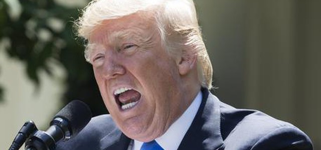 Trump: sparatore morto,'più forte uniti'