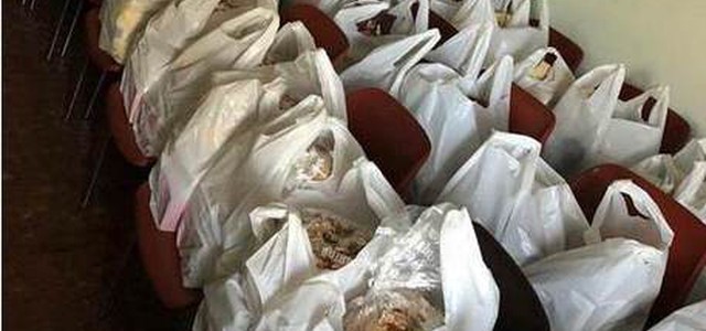 I Carabinieri donano generi alimentari