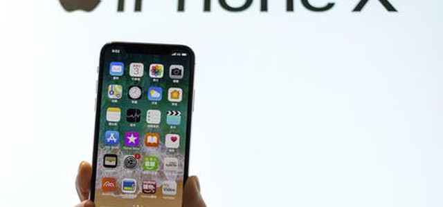 Per iPhone lenti Apple vaglia rimborso del cambio batteria