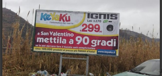 "Mettila a 90 gradi", pubblicità a sfondo sessista a Cosenza: Occhiuto fa rimuovere manifesti
