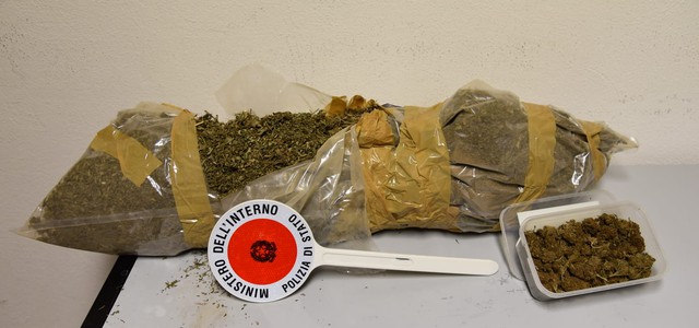 La Polizia di Stato rinviene e sequestra quasi 1700 grammi di marijuana