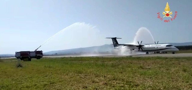 Il primo volo Aegean Airlines è atterrato a Lamezia (VIDEO)
