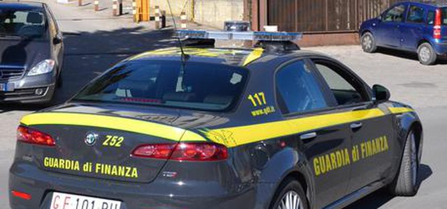 Autofficina abusiva sequestrata da Gdf nel crotonese