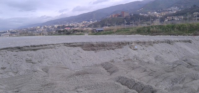 Osservatori speciali al ripascimento della spiaggia di Fuscaldo