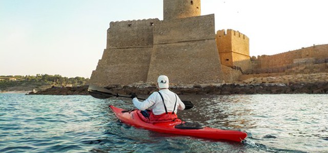 Kalabrian H2O: traversata in canoa del Golfo di Squillace, conclusa la prima tappa 