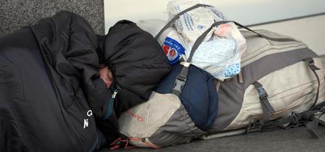 Clochard bruciato vivo a Palermo