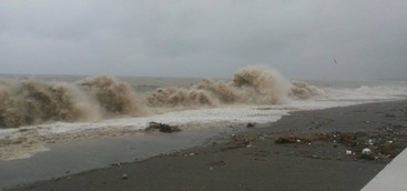 Maltempo, costa catanzarese spazzata dal vento: si monitora il mare