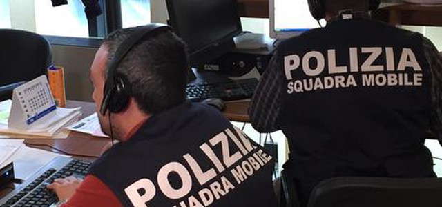 Foto pedopornografiche su pc, arrestato 