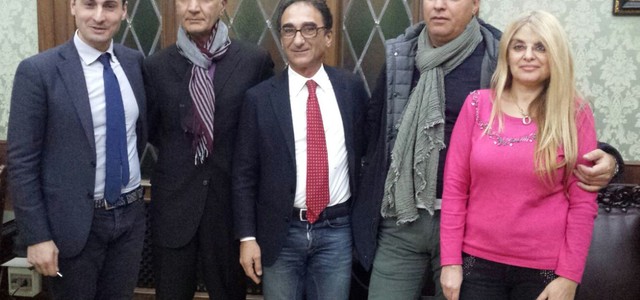 Spiaggia da Oscar, Abramo riceve rappresentanti Zarapoti