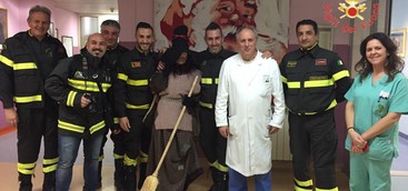 Una Befana speciale dai Vigili del Fuoco a Lamezia Terme (FOTO)