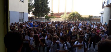 Primo giorno di scuola, il sindaco Abramo dagli studenti