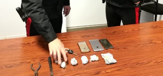 Spacciava droga nel Parco Robinson, arrestato 53enne