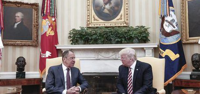 Trump: 'Condiviso con Mosca fatti sul terrorismo'. Fonti Ue: 'Stop a scambio di dati'