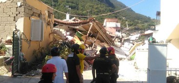 Terremoto Ischia, al lavoro vigili del fuoco della Calabria