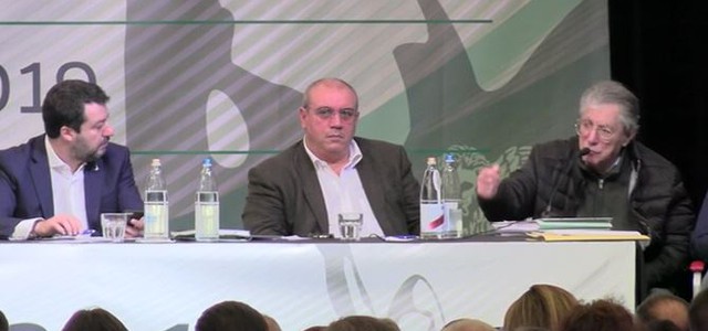 Bossi: "Giusto aiutare il Sud, altrimenti straripano come l'Africa"