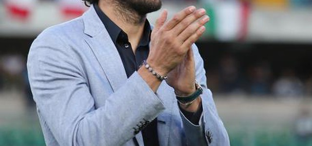 Verona:Toni "Calci e pugni a auto, choc"